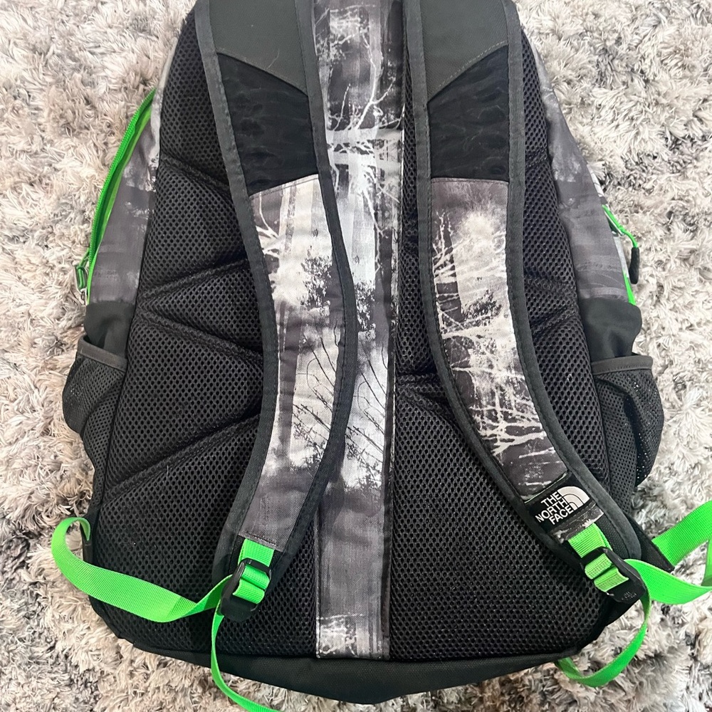 The North Face Haystack Men's Camouflage and Green Backpack - Picture 4 of 6